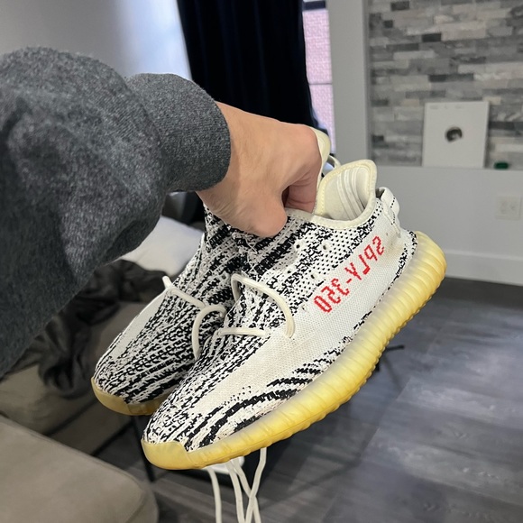 Yeezy 350 Zebras V2 - Picture 2 of 2